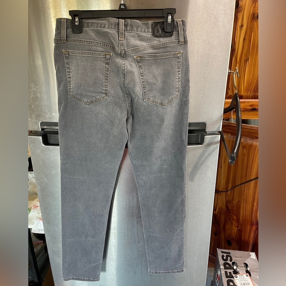 Crosby & Howard Jeans Men’s Size 30x30 Gray washed out look‎